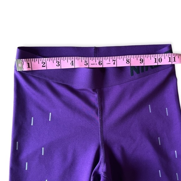 Nike Pro Women’s Royal Purple Capri 3/4 Length Leggings, Small - Picture 7 of 7